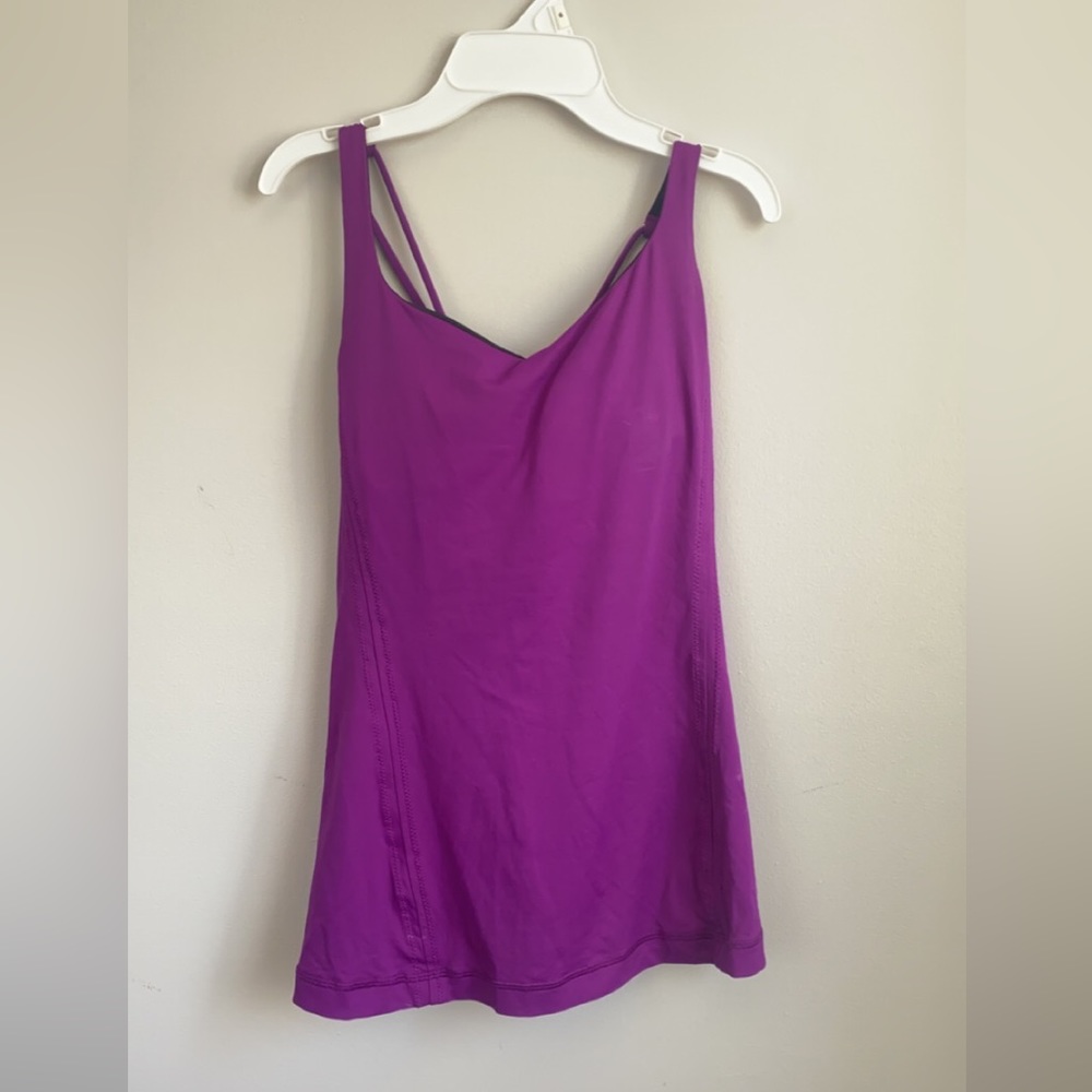 Lululemon tank with built-in sports bra (no padding)